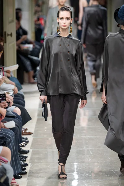 Look 34